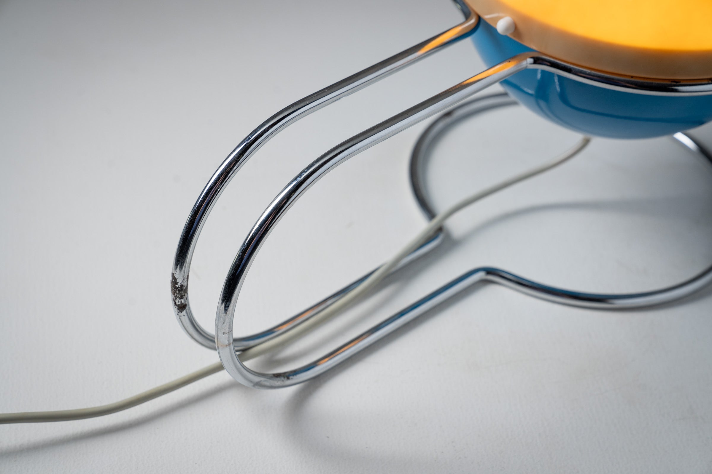 Blue Space Age “Formland” Table Lamp by Sidse Werner and Leif Alring for Fog & Mørup, Denmark, 1970s chrome base close-up