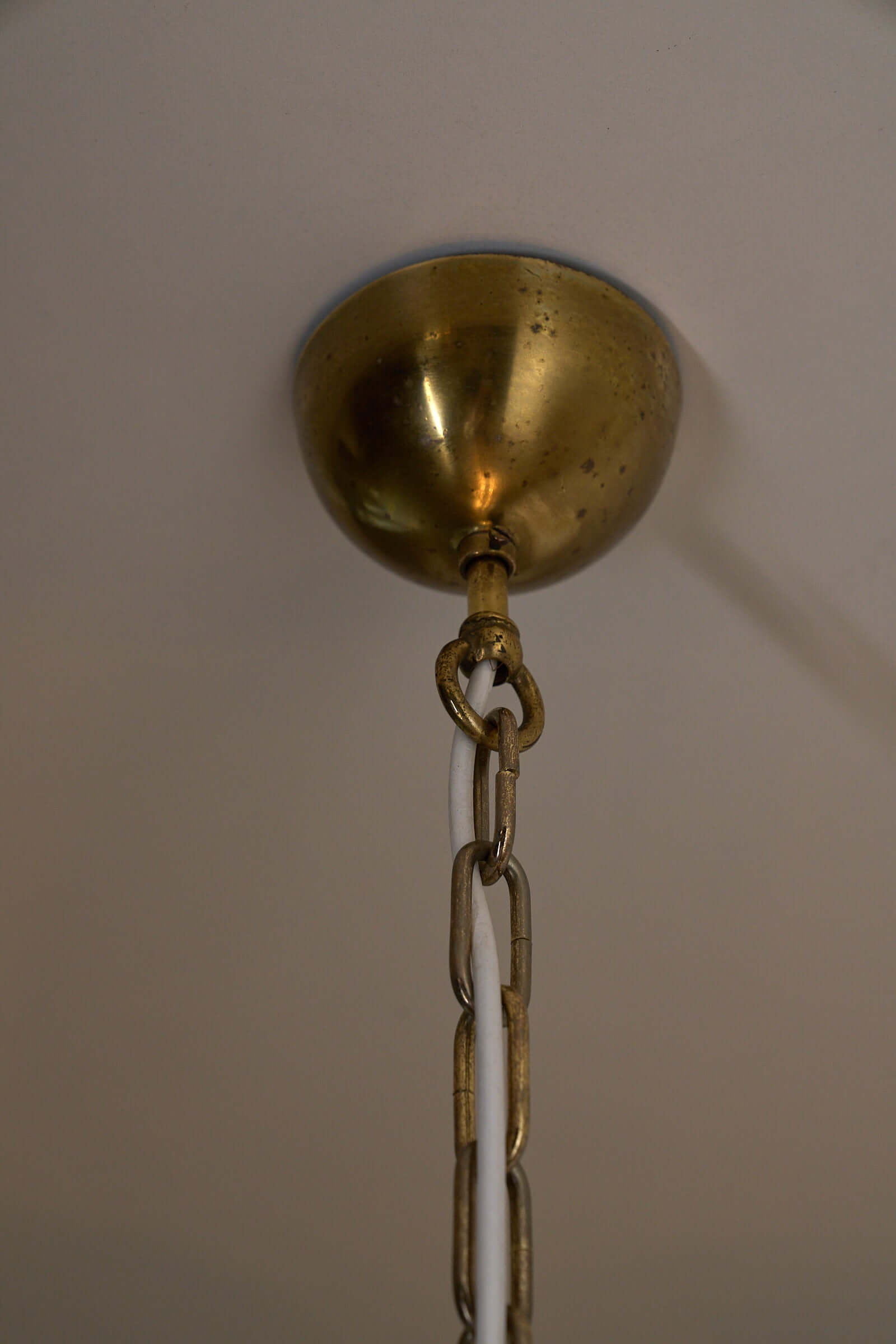Brass canopy and chain detail of the Carlo Nason for Kalmar Glass Chandelier, showcasing Mid-Century Modern design.