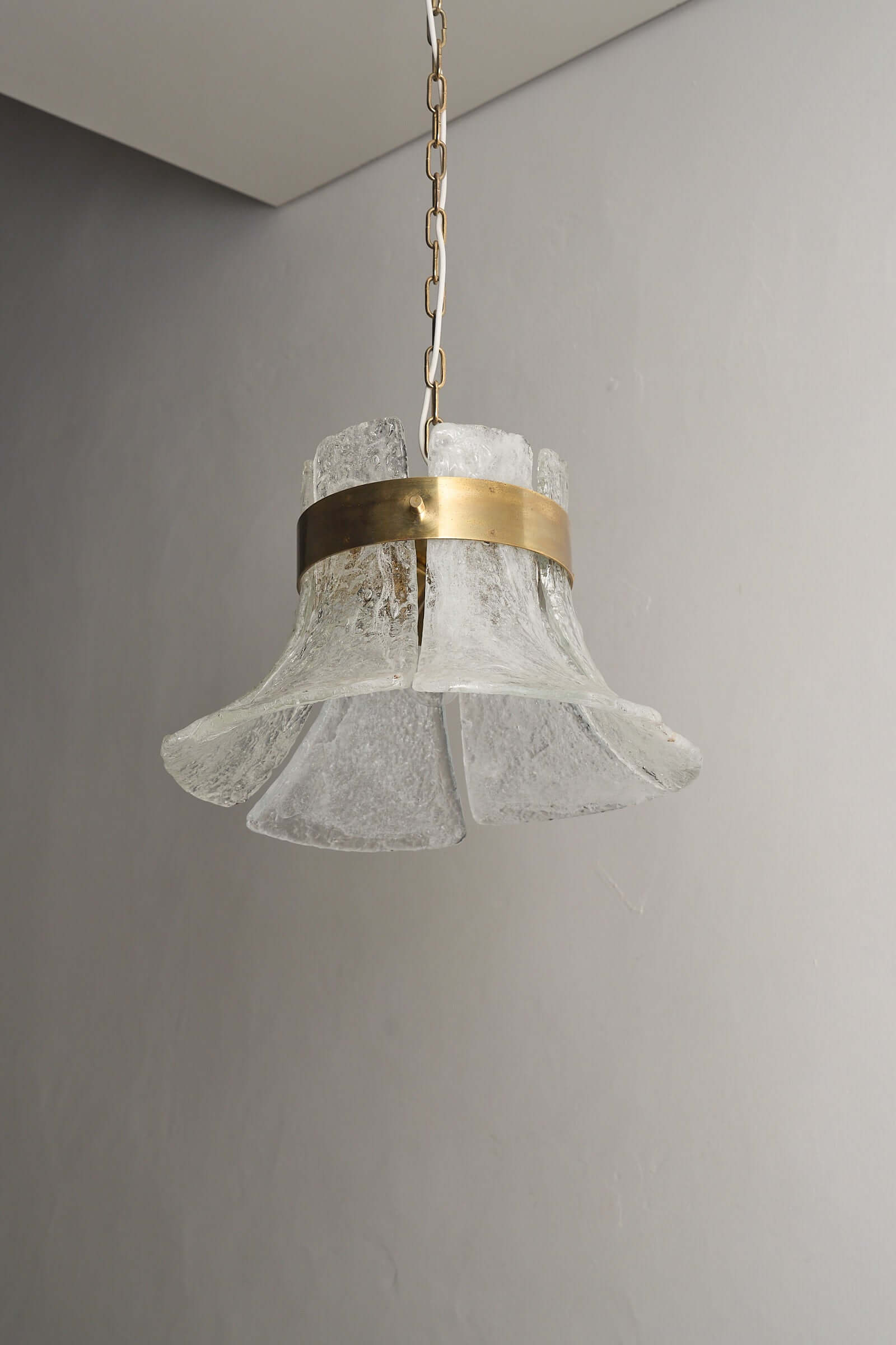 Carlo Nason for Kalmar Glass Chandelier, six-panel modular pendant lamp, Murano glass and brass, 1970s design.