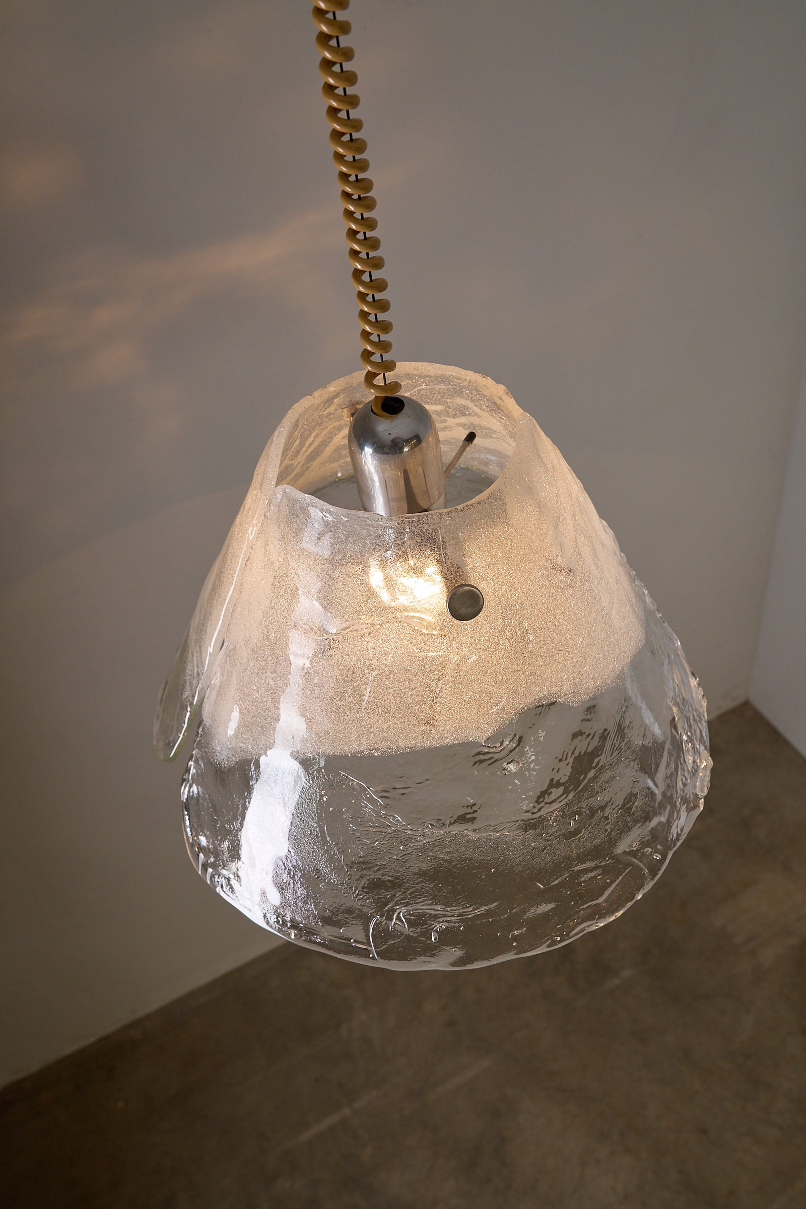 Carlo Nason Two-Panel Glass Chandelier, modular pendant lamp with hand-blown Murano glass and brass.