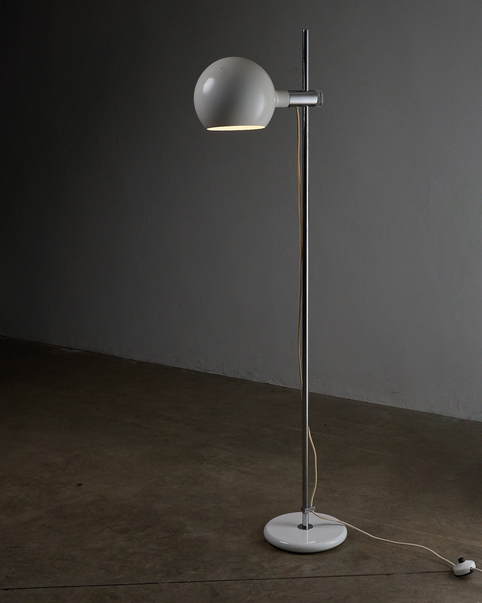 White Metal Sphere Floor Lamp by Cosack, Germany 1960s, featuring a white spherical shade and chrome-plated base.