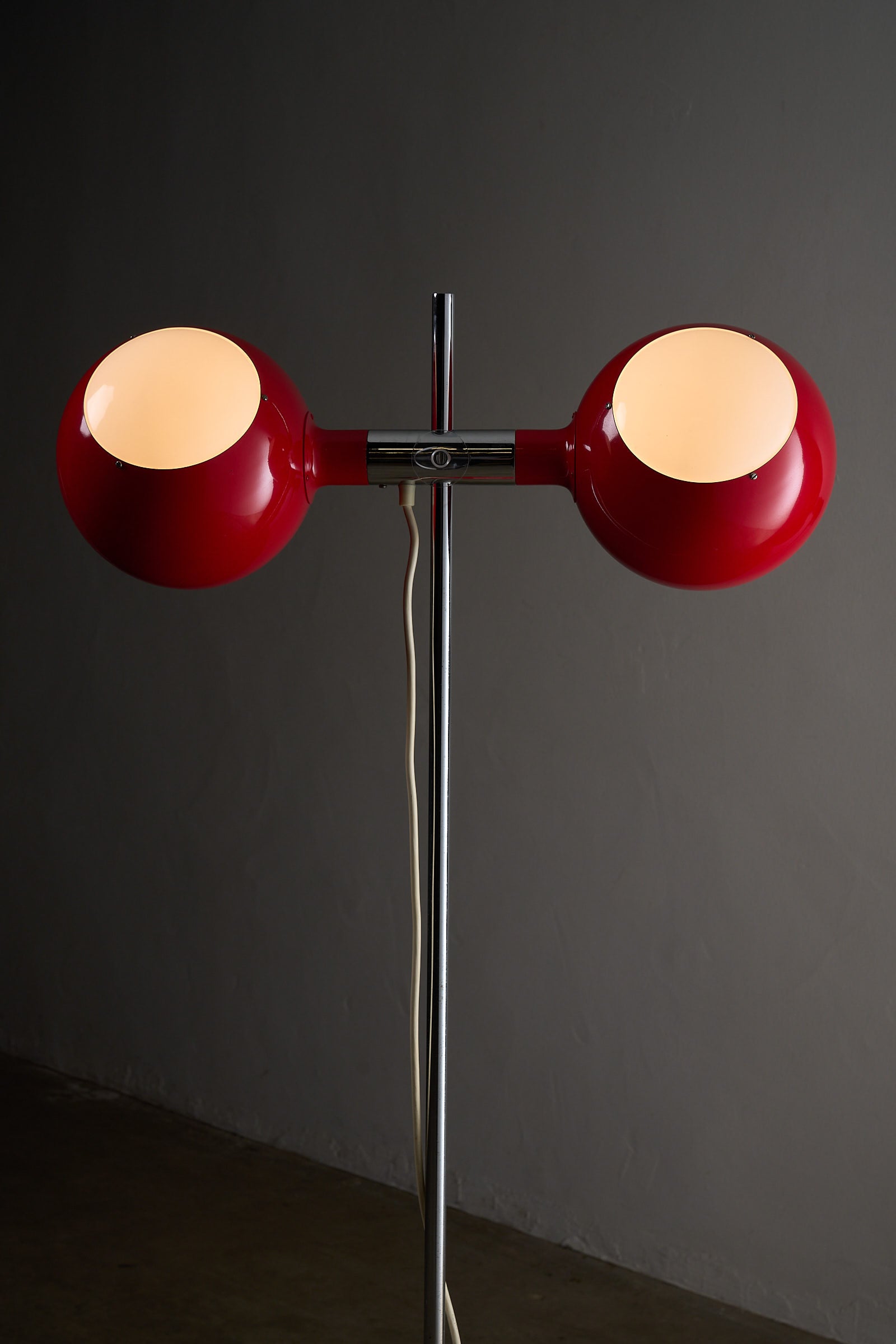 Red Double-Sphere Floor Lamp with Diffuser showcasing two red spheres on a chromed steel stem.