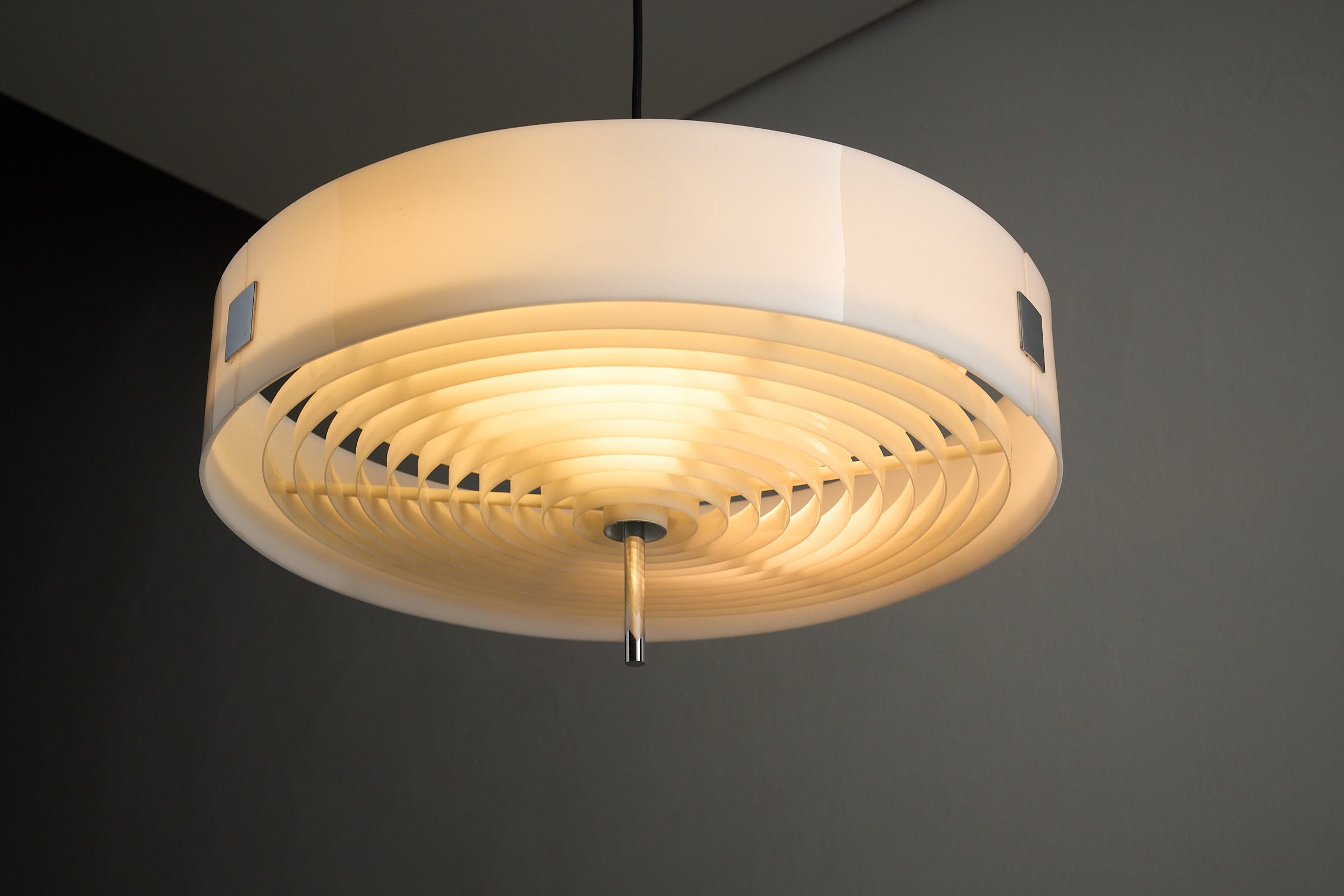Cosack White Plexiglass Disc Pendant with Internal Grid, modern drum-shaped lamp with radial light control.