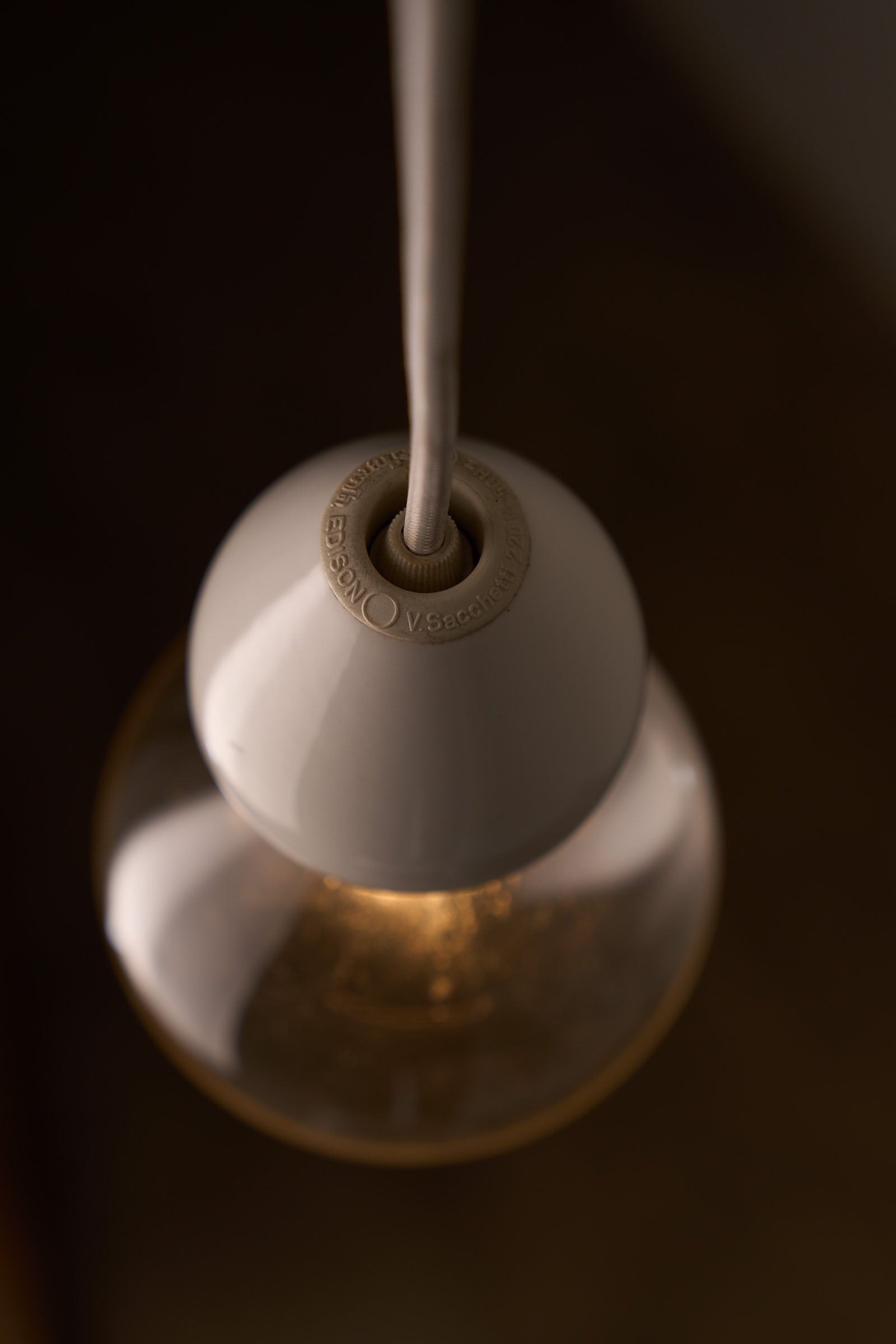 Valerio Sacchetti 'Edison' Pendant Lamp for Sirrah, vintage white porcelain single bulb pendant close-up.