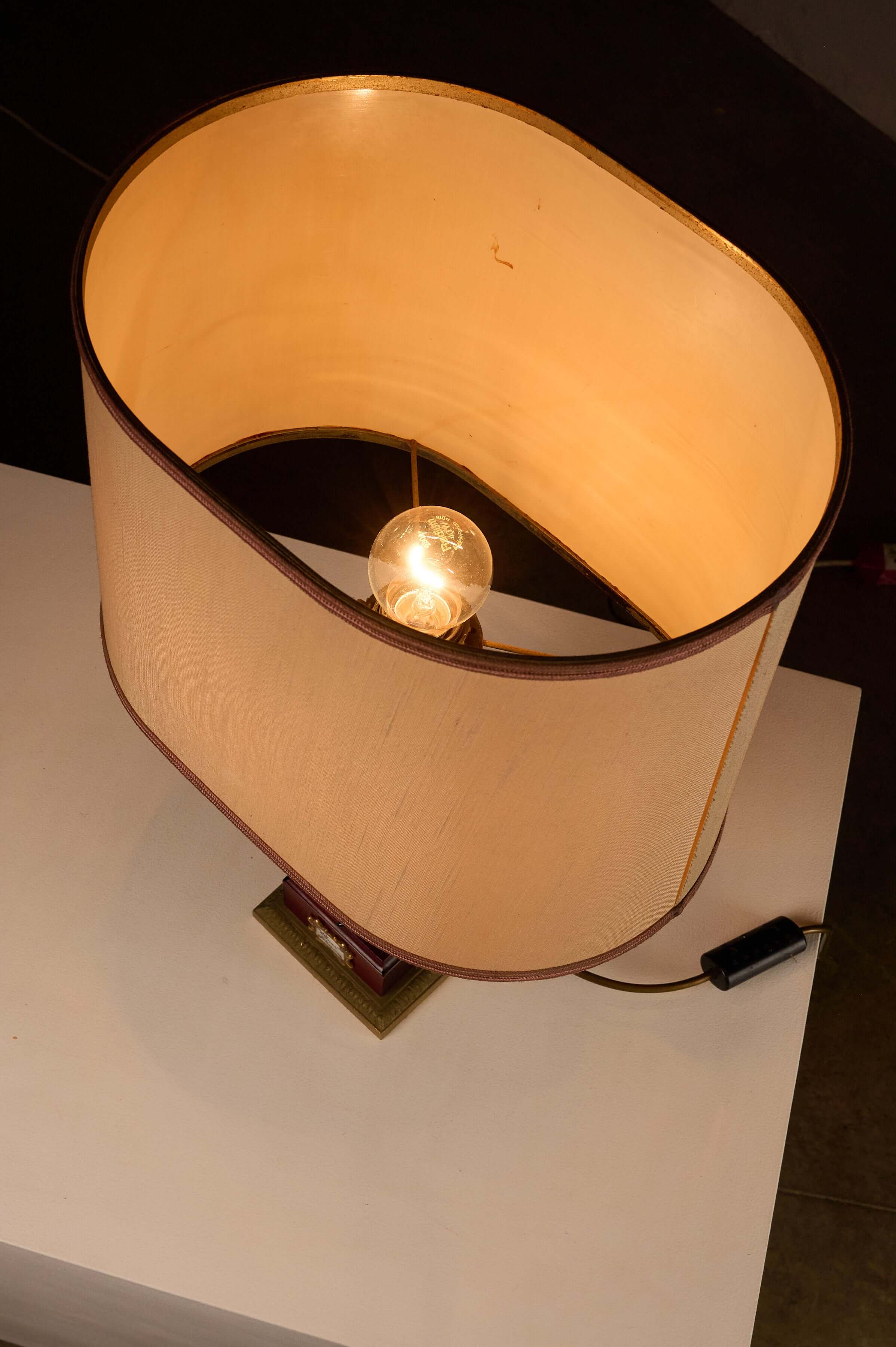 Porcelain 'Anas Strepera' Duck Table Lamp with Brass Foliage showcasing unique bulb and elegant shade design.