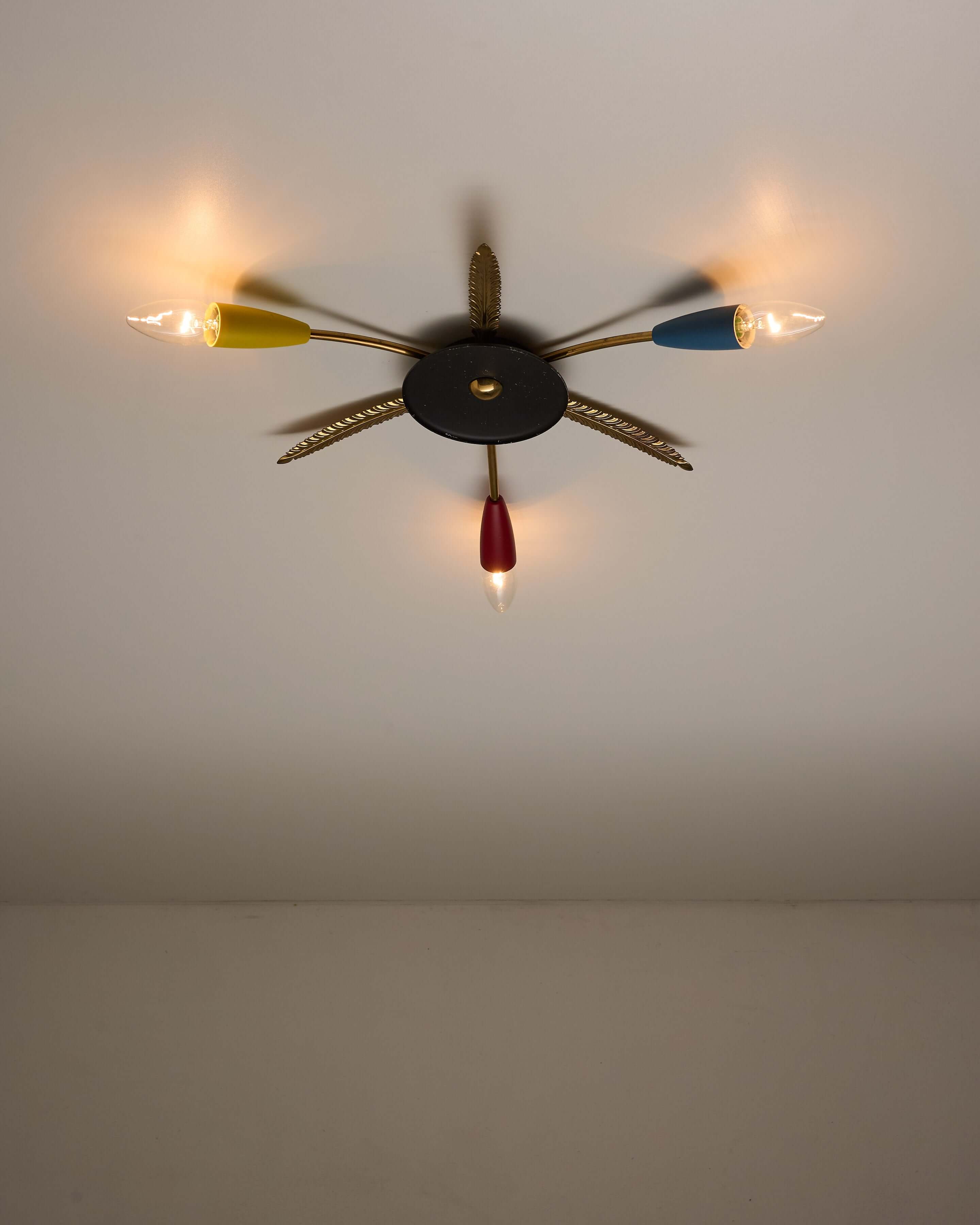 3-Arm Sputnik Ceiling Lamp with Brass Leaves featuring colorful metal cones and brass leaves in a sleek design.