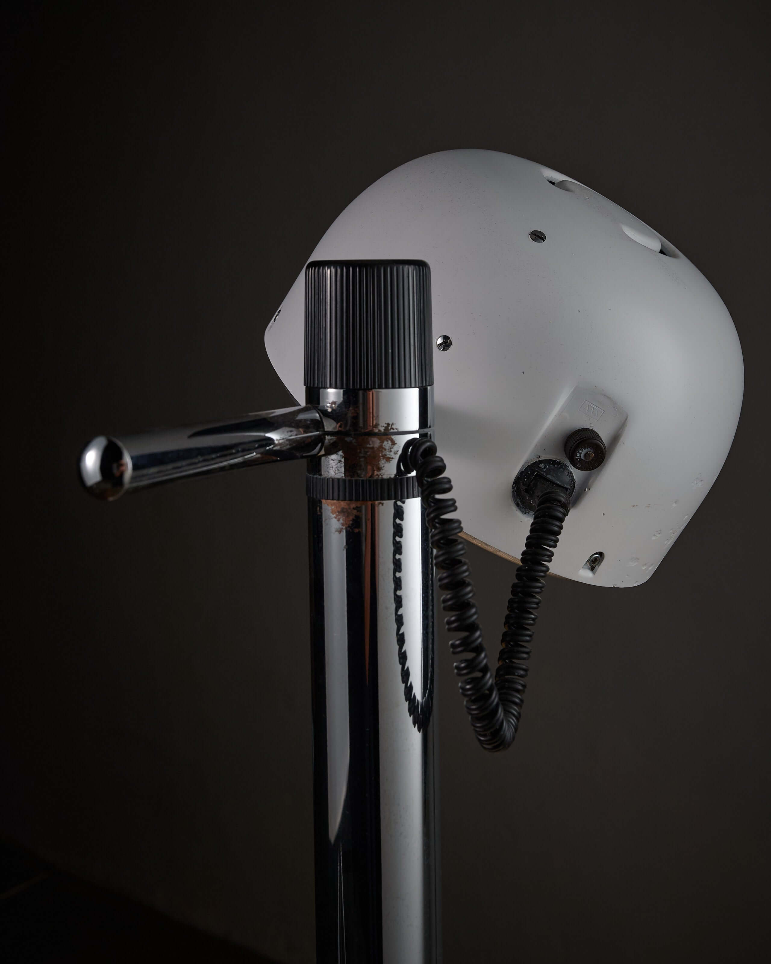 chrome table lamp Enrique Franch with a white-lacquered shade and chrome column, designed in the 1970s.