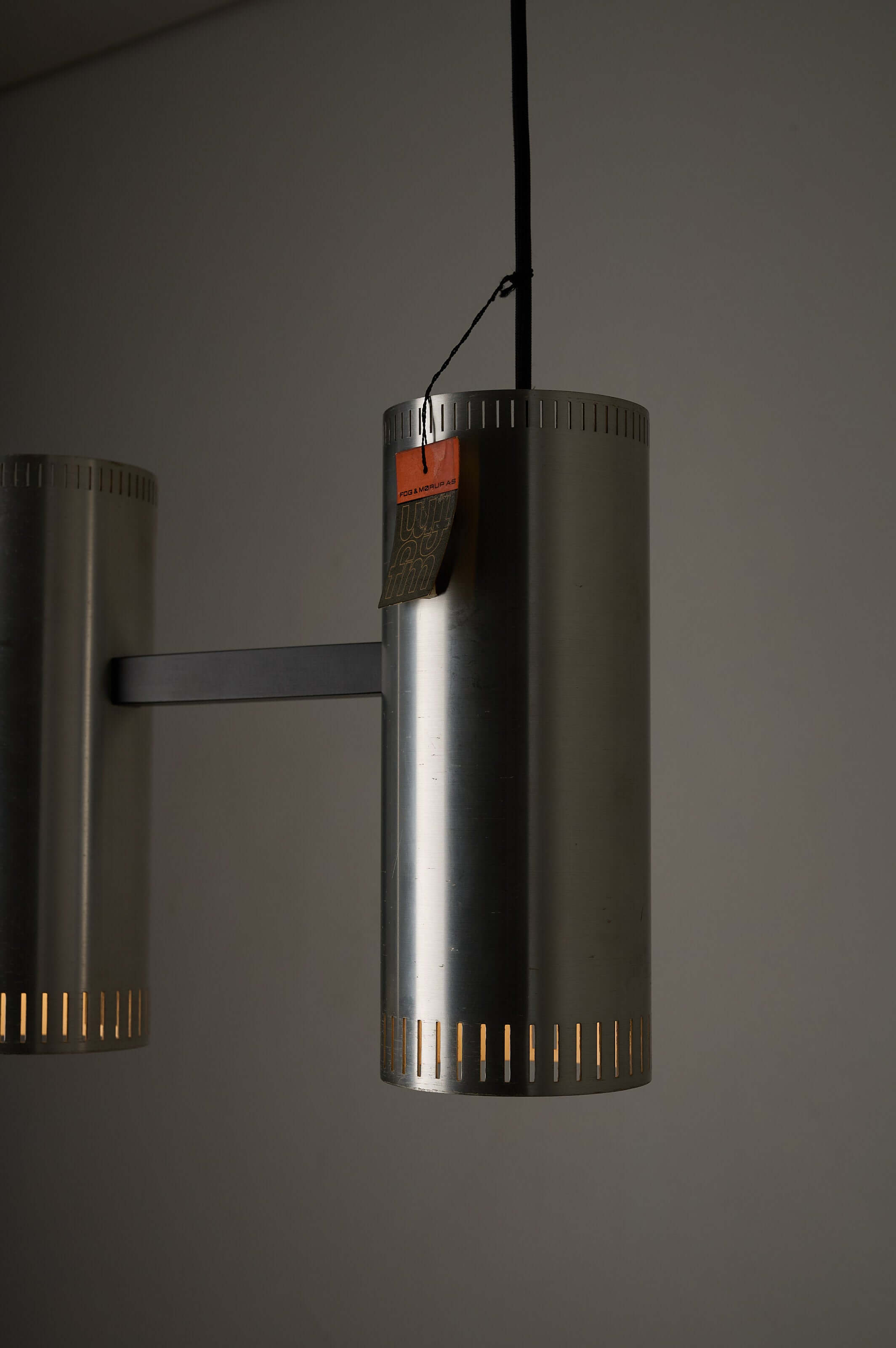 Aluminium "Cylindre III" 3-Light Linear Pendant by Jo Hammerborg for Fog & Mørup, 1960s hanging detail