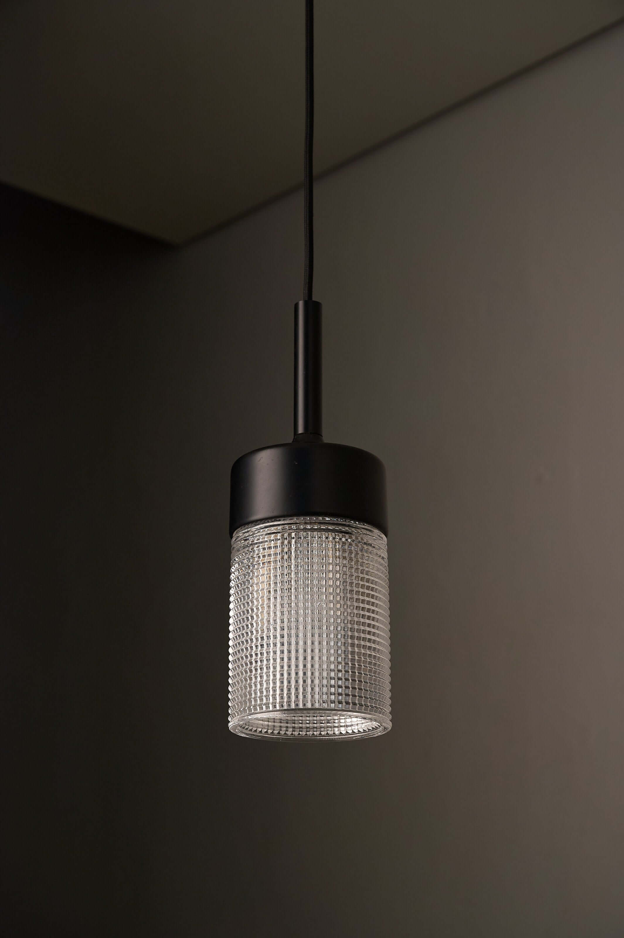 Black Model 7480 structured glass pendant light by Cosack, featuring a geometric glass shade.