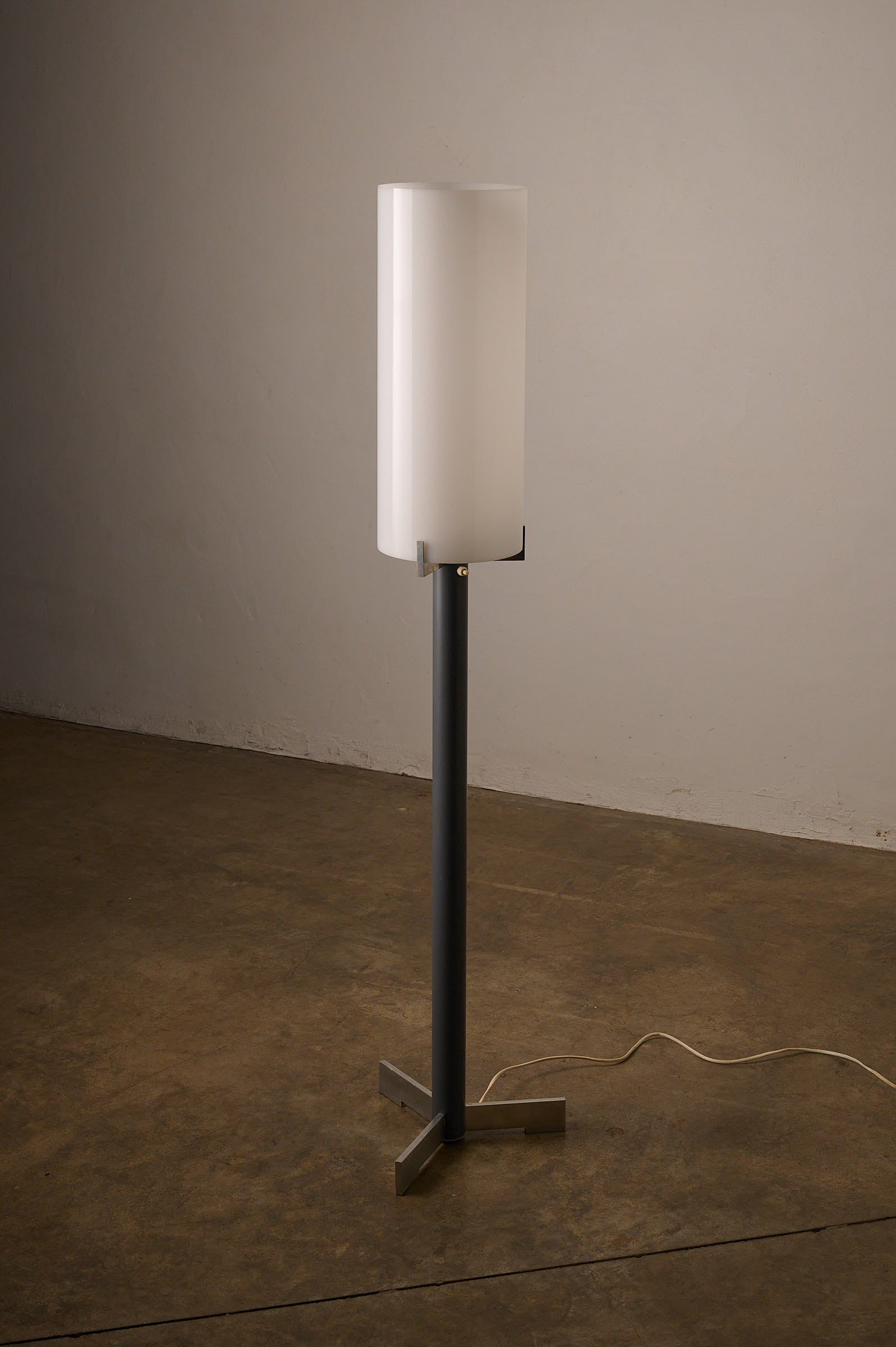 Industrial Minimalist Floor Lamp with Cylindrical Diffuser, Europe, 1970s in brushed steel and white polymer.