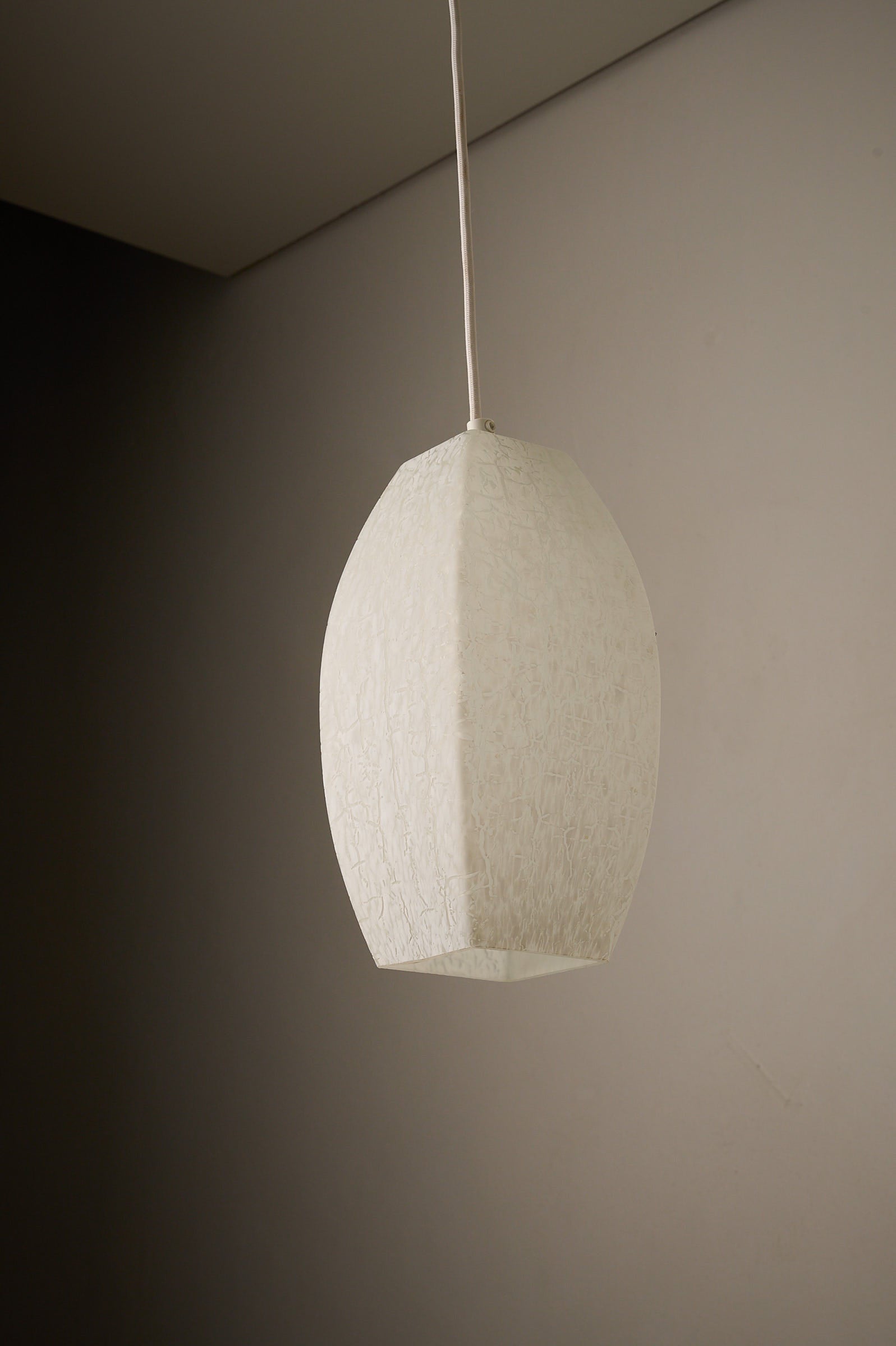 Trio of Ovoid Glass Pendants with Crackle Frosted Pattern, Europe, 1960s/1970s, white glass shade pendant lamp.