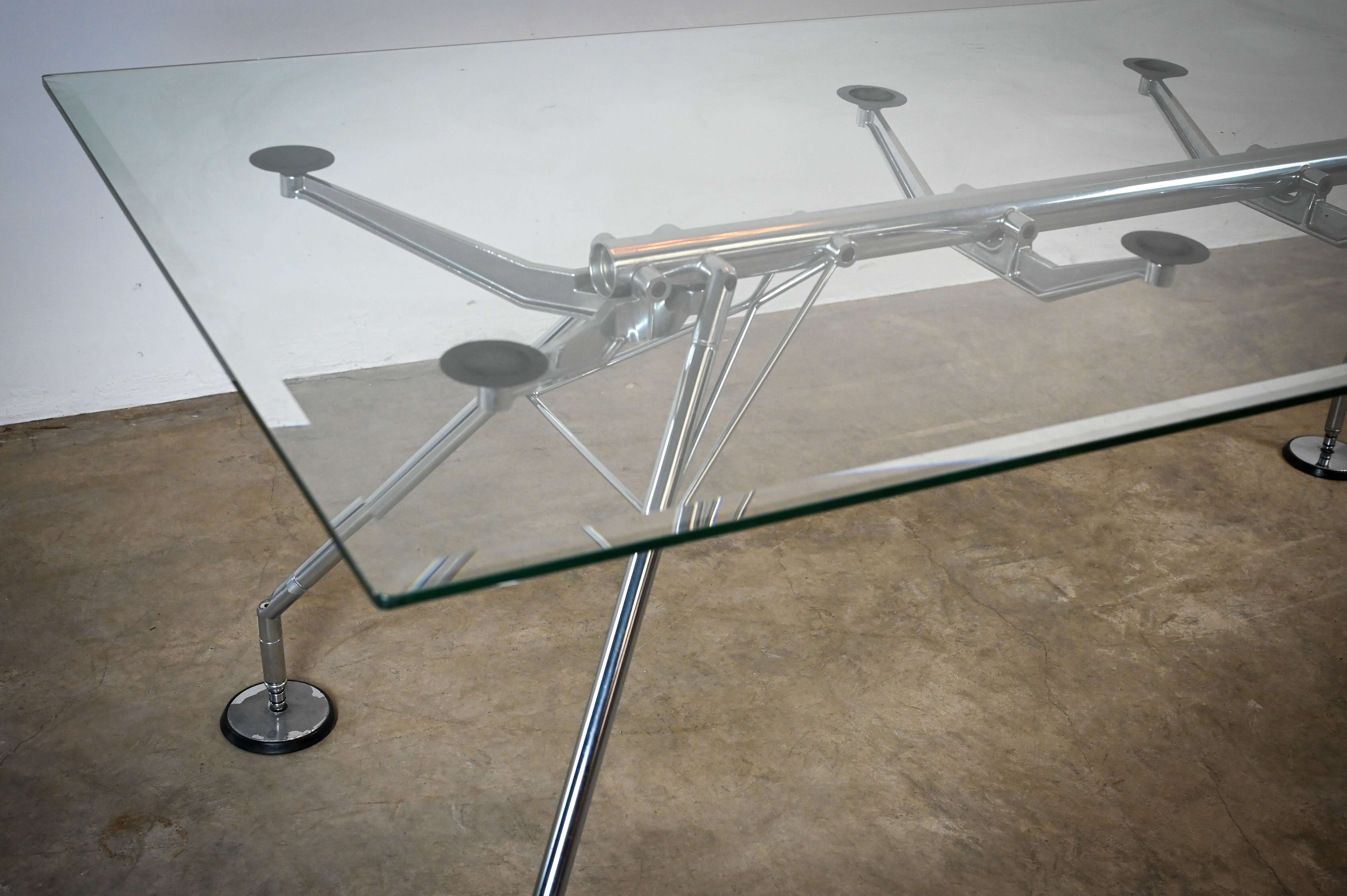 Norman Foster Nomos Table by Tecno Italy