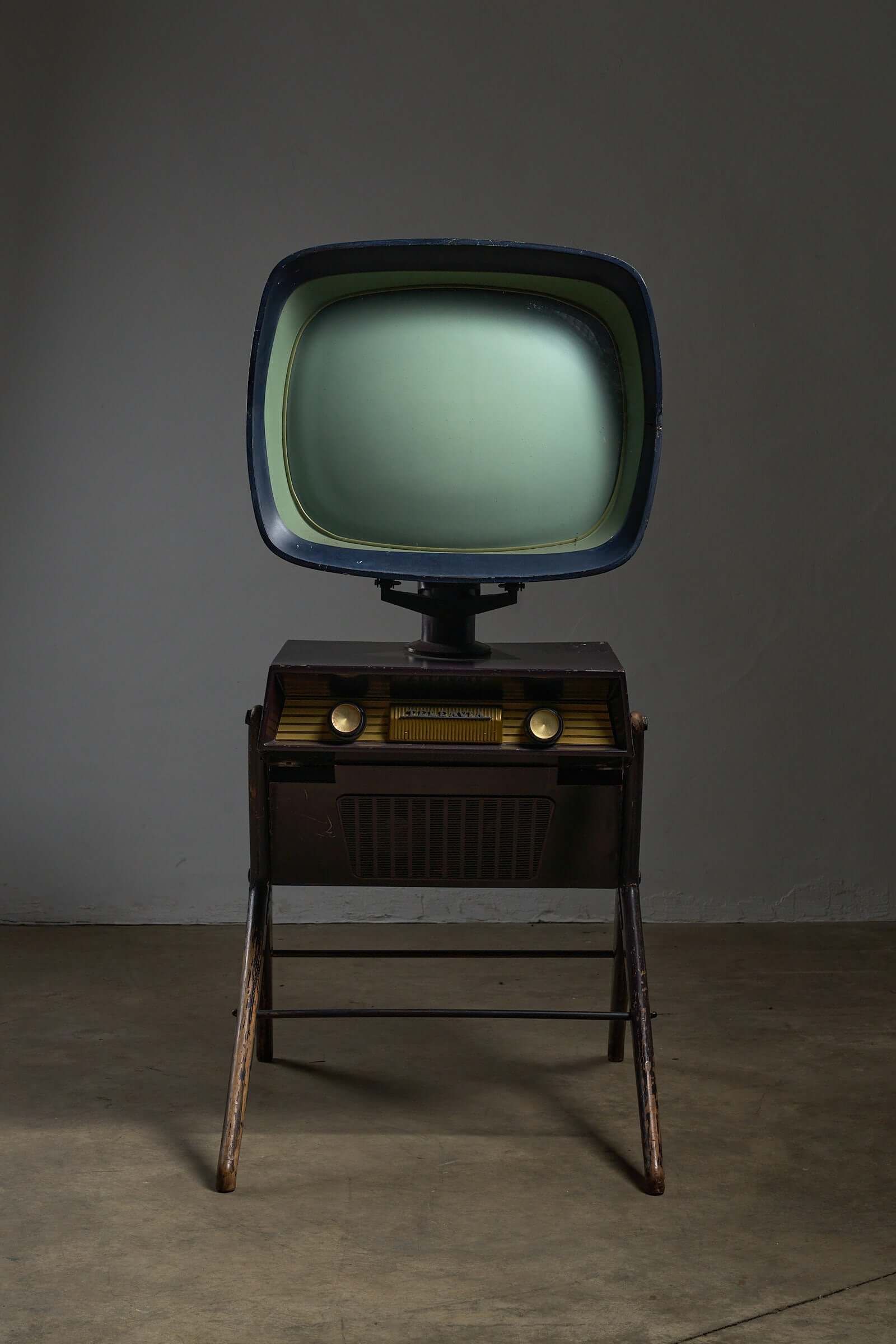 Teleavia P111 'Panoramic' Television Set (1958) showcasing its unique design and swiveling CRT housing.