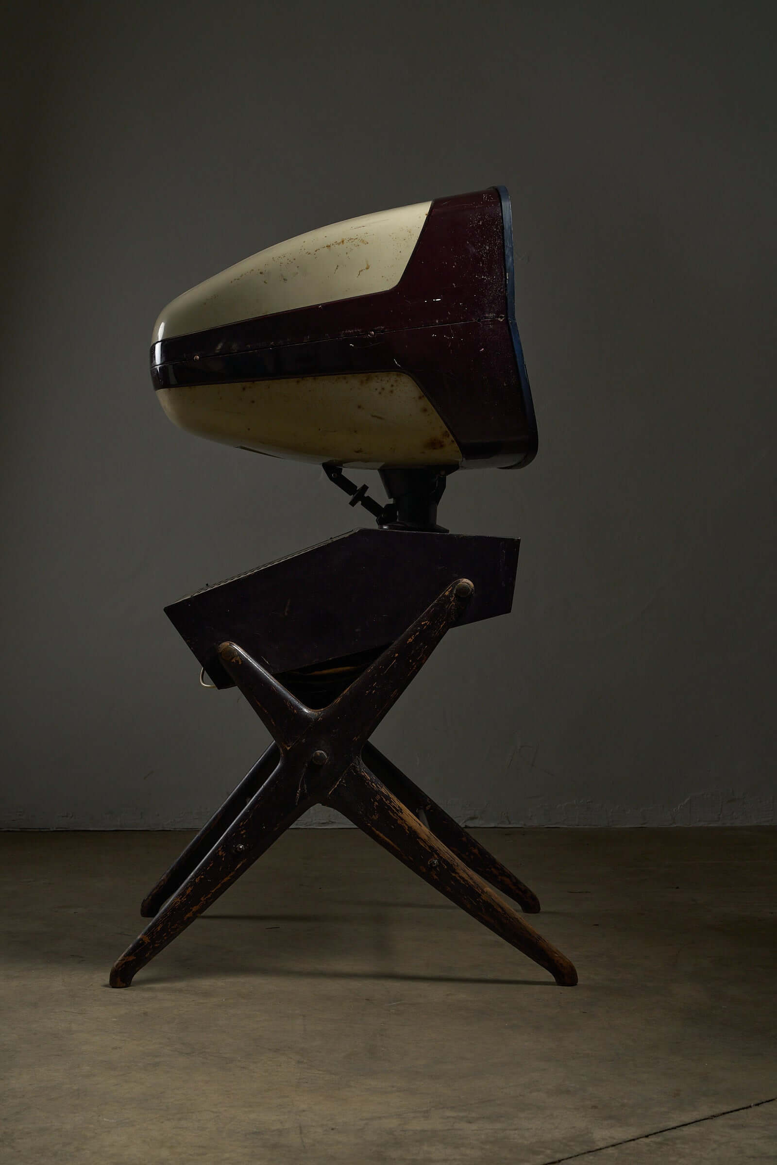 Teleavia P111 'Panoramic' Television Set (1958) showcasing its unique design and swivel CRT housing.
