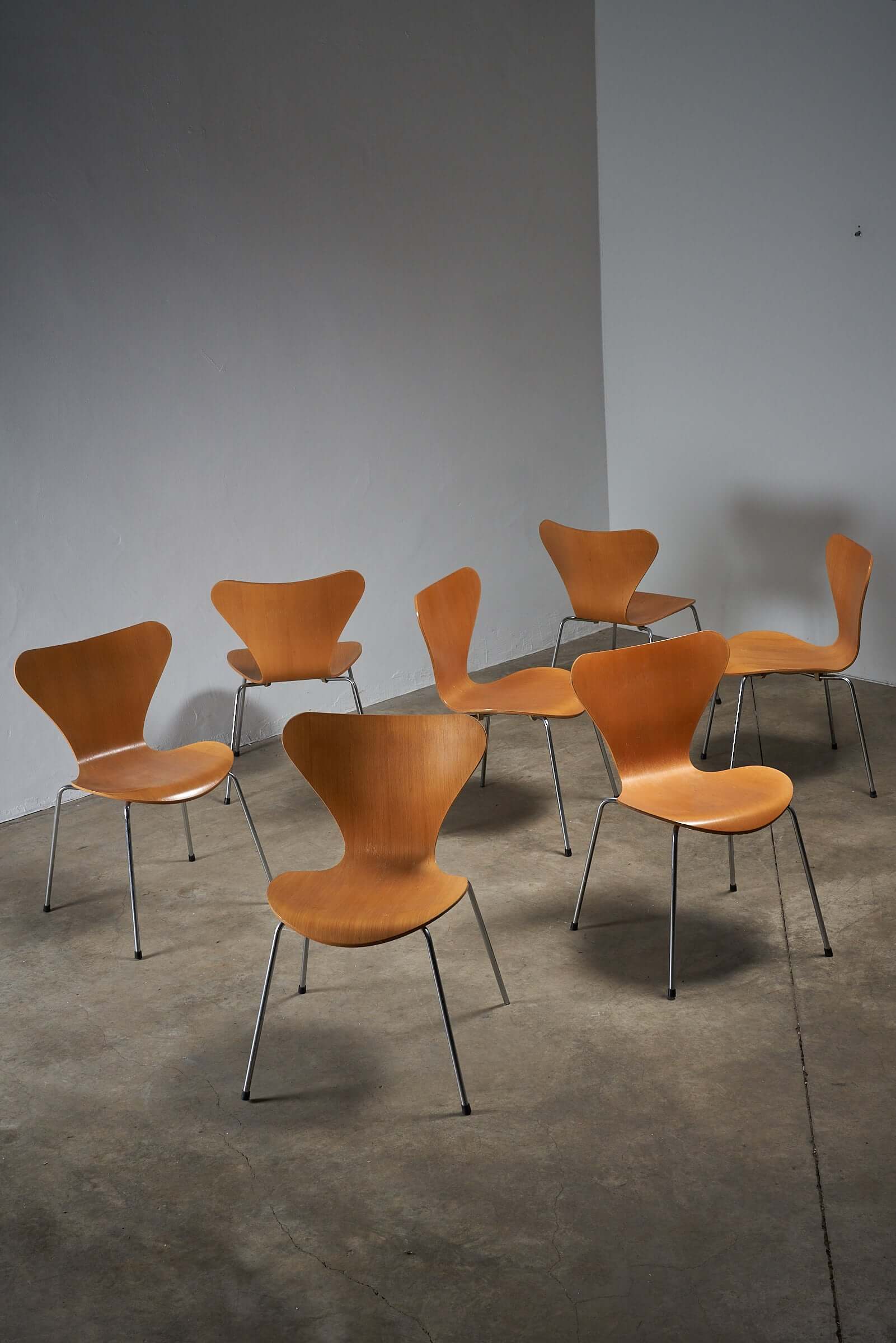 Vintage Arne Jacobsen Model 7 Chair