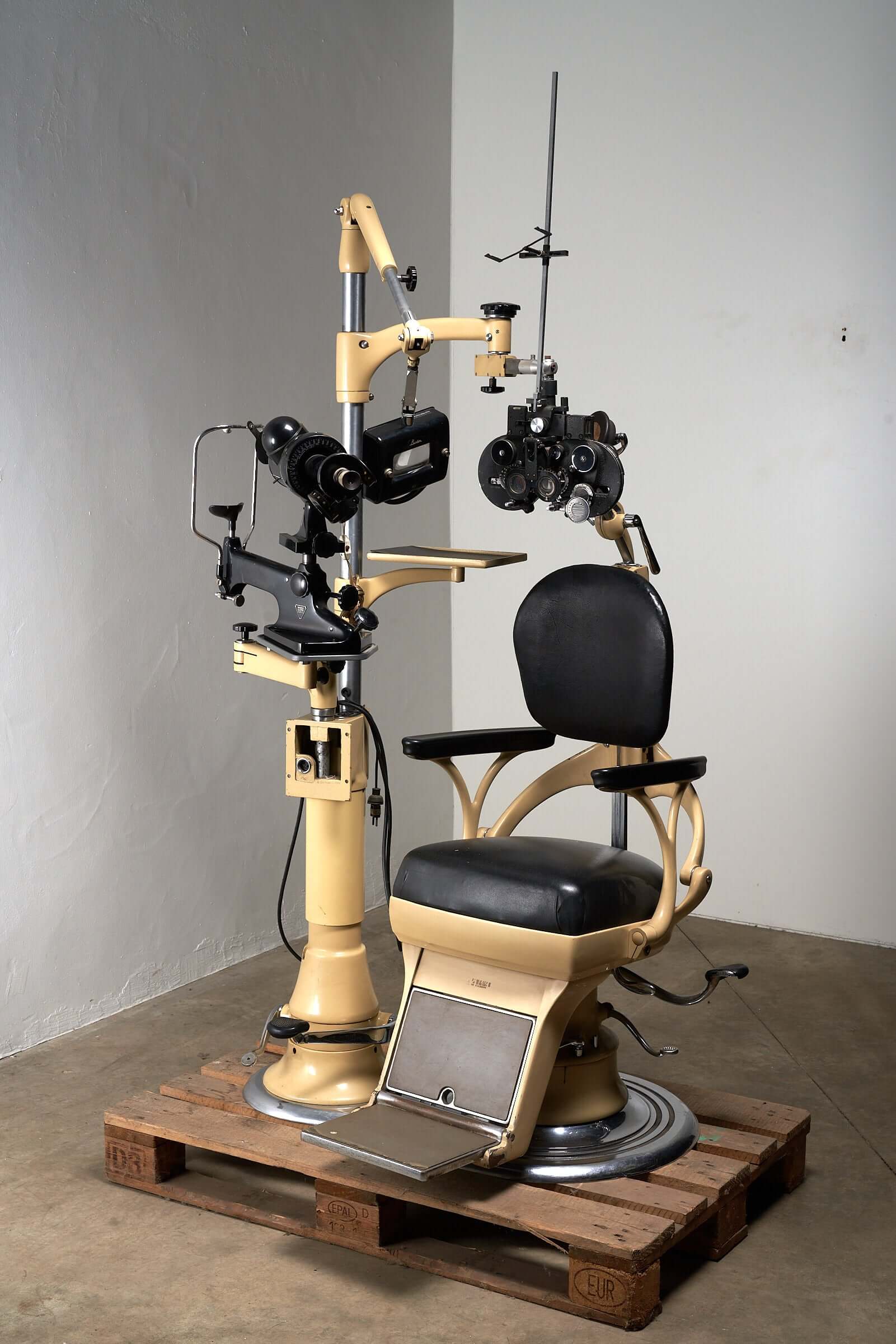 Optometry Chair Rfa Vintage Optometry Examination Chair and Equipment