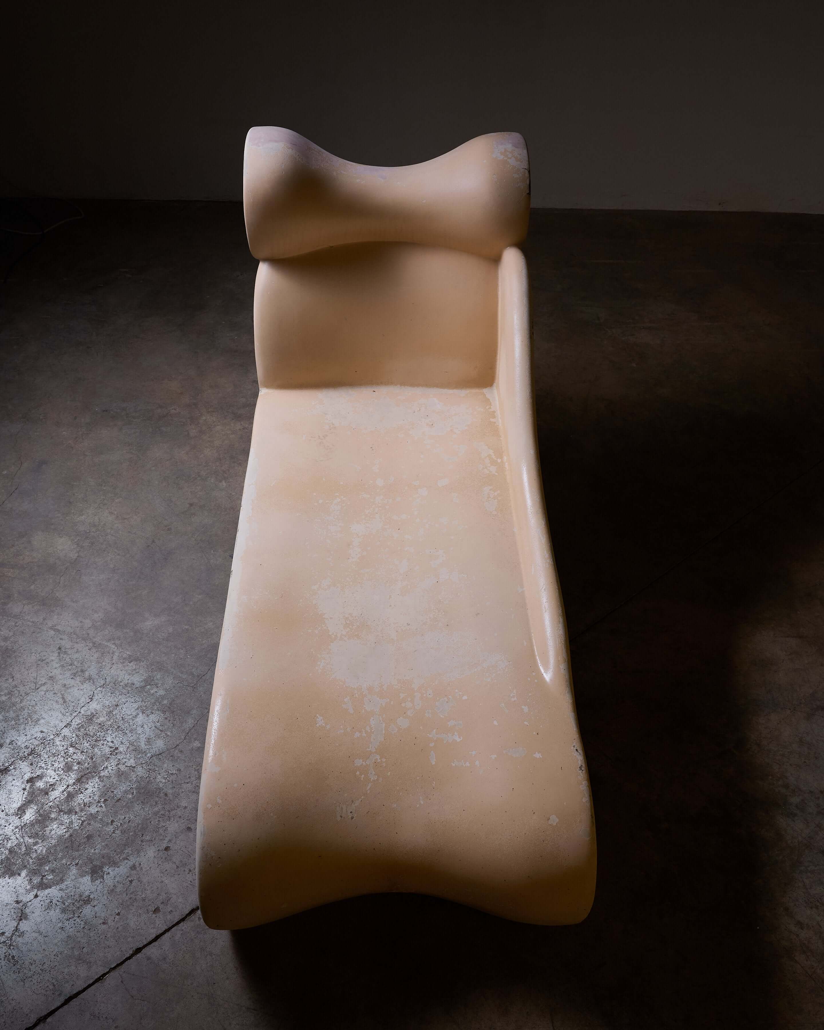 Ionic Column Chaise Longue in a sculptural design, showcasing a unique 1980s Postmodern aesthetic, available for delivery.